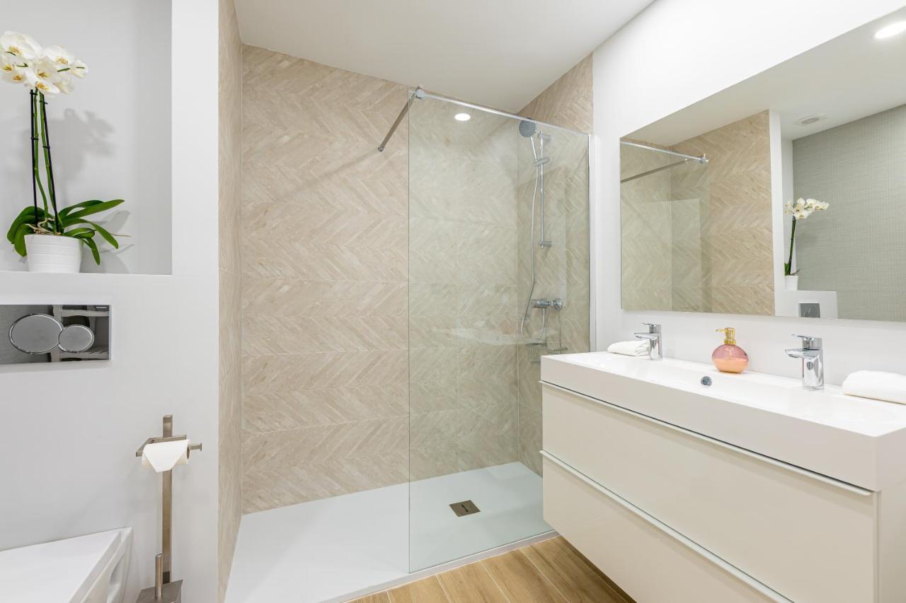 Brandnew Apartment By The Beach Marbella Buitenkant foto